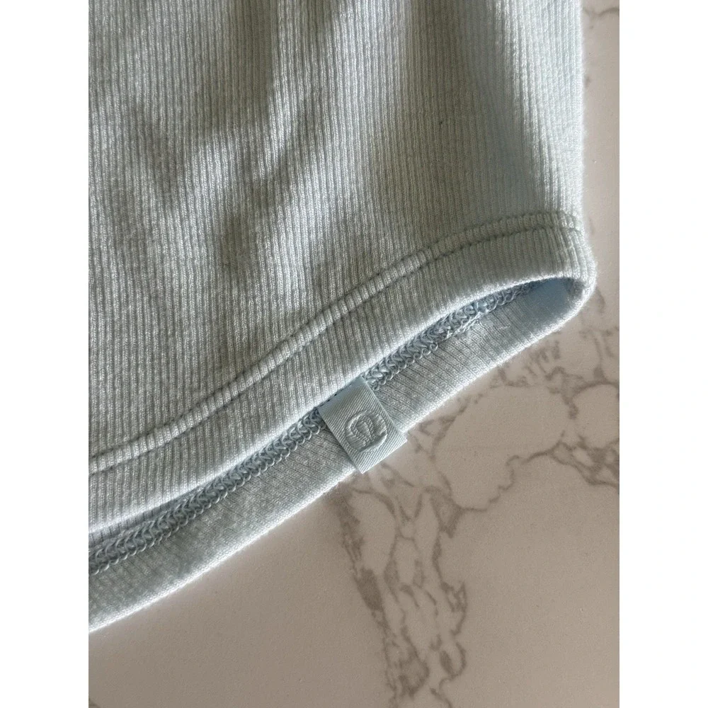 Lululemon Hold Tight Cropped Short Sleeve Ribbed TShirt ~4 Light Blue Curved Hem